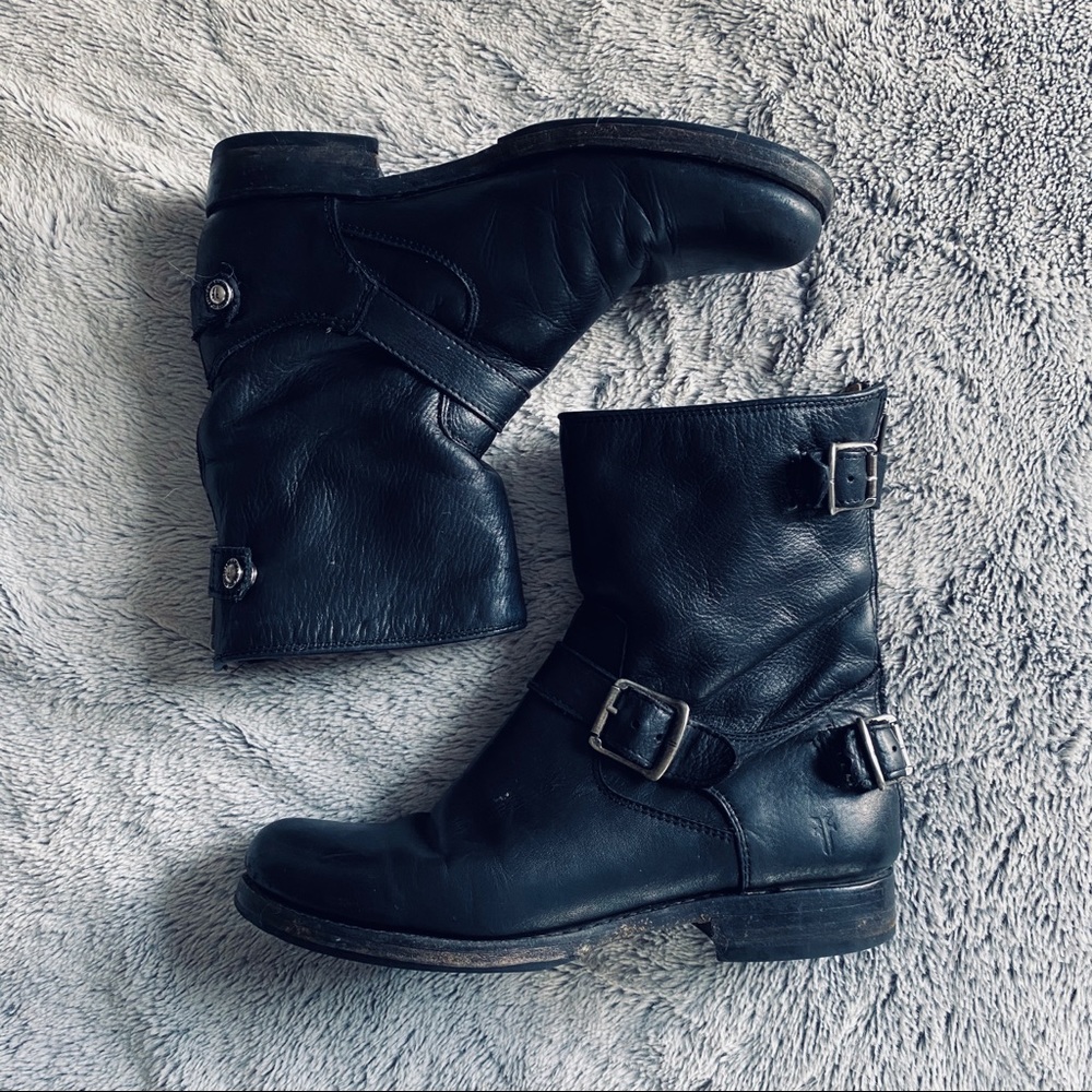 FRYE RARE leather zip ankle boot sz 8